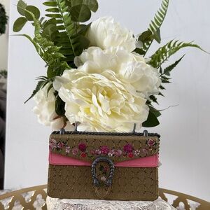 Elegant Floral Candle Holder with Pink and Gold Accents